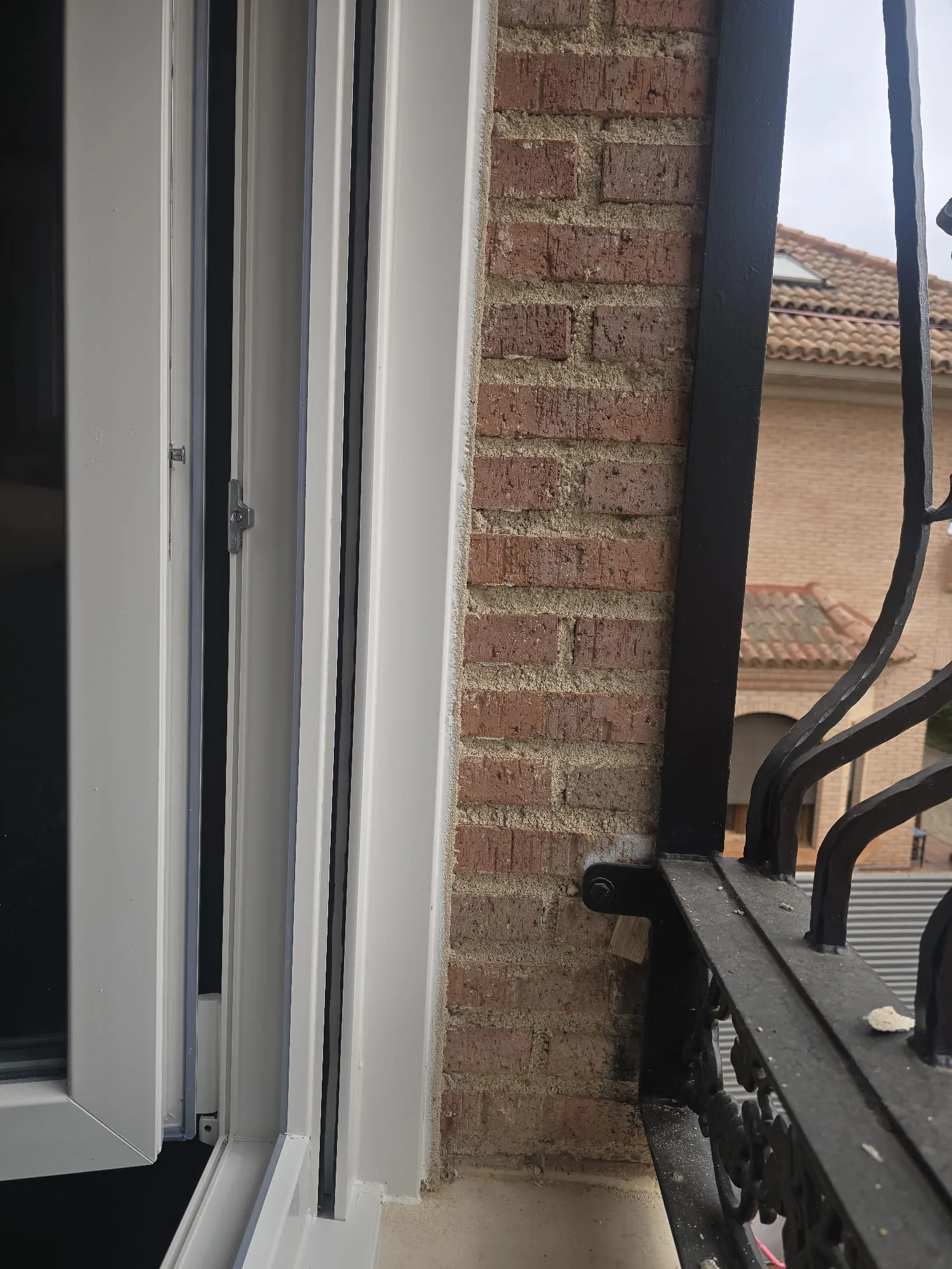 Instalación de ventanas de PVC y aluminio de alta eficiencia térmica - ven 6